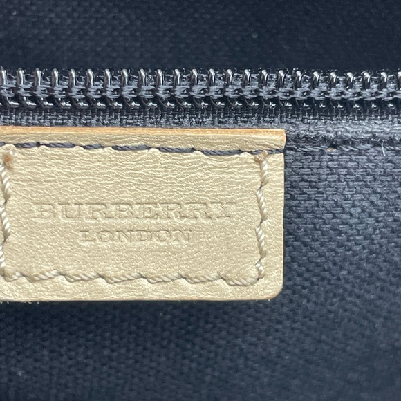 Burberry Nova Print HandBag - Picture 14 of 14